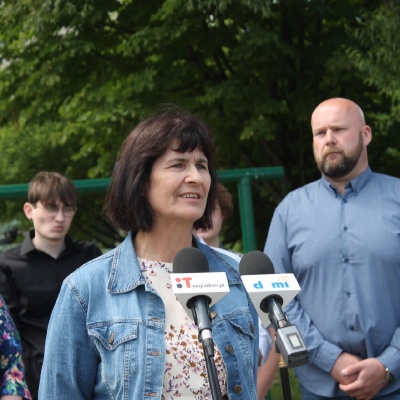 Konferencja Prasowa - głos zabiera Jolanta Luty- członek Nowej Lewicy w Radomiu